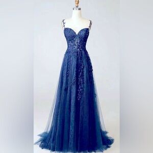 Beautiful Prom dress
FOR SHORT GIRLS